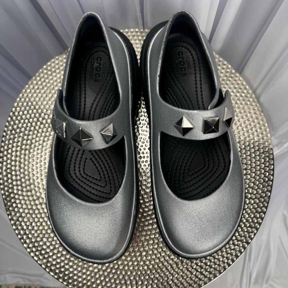 CROCS Metallic Silver Mary Jane Platform Clogs with Studded Strap Women’s Size 7